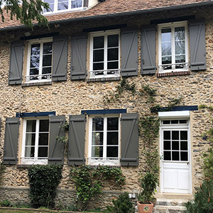 Clément de Freneuse assure la rénovation de volets dans les Yvelines.