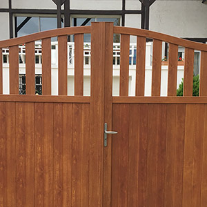 Le portail est un élément de sécurisation d'un habitation.
