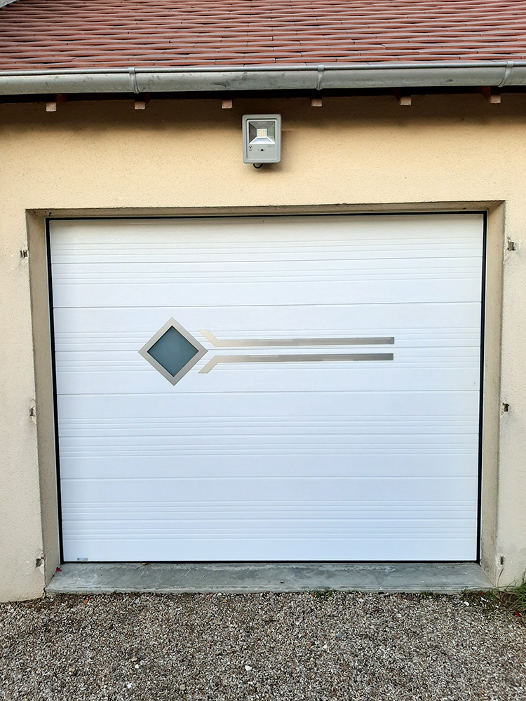 Porte de garage sécurisée et motorisée A2P
