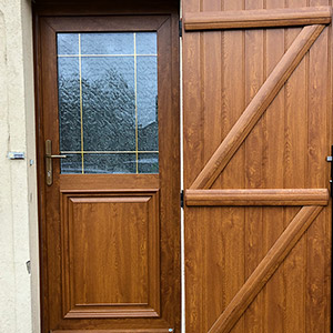 Les portes blindées ou anti effraction peuvent être de couleur imitation bois.