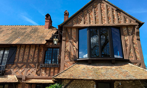 Bow-window — habitat traditionnel