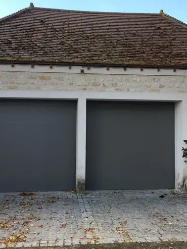 sothoferm-porte-de-garage-plafond-enroulable-gris-quartz